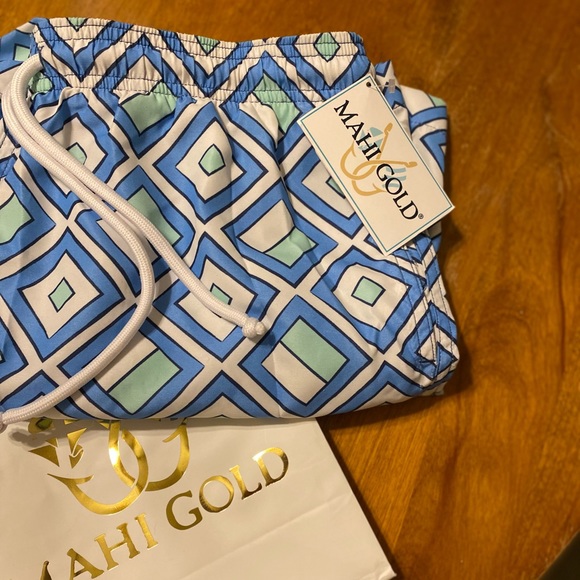 Men’s Mahi Gold swim shorts. - Picture 3 of 5